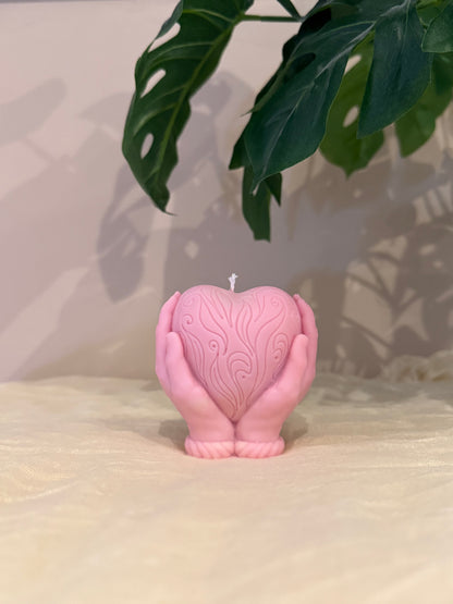 Handgemachte Kerzen „Protected Love Collection" – Symbolische Sojawachs-Kerzen mit schützenden Händen