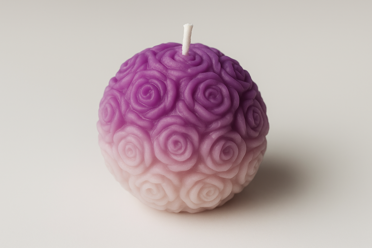 Handgemachte Rosen-Kerzen „Ombré Collection" – Kunstvolle Sojawachs-Kerzen mit 3D-Rosenrelief