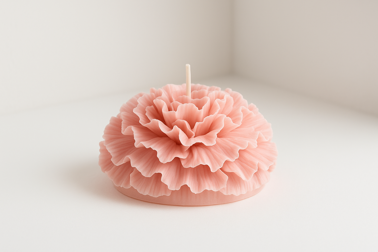 Rosa Nelken-Kerze mit moderatem Abstand